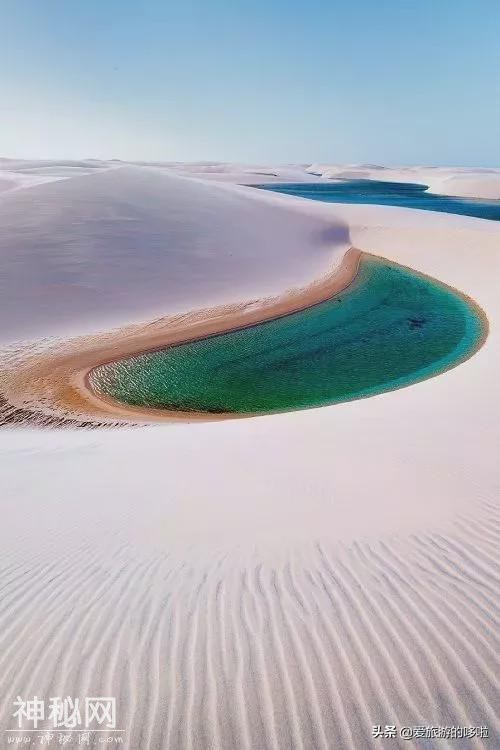 地球上最“诡异”的沙漠，遍地湖泊，鱼虾成群，吸引数十万游客-12.jpg